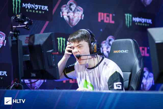 场上的激烈 场上的激烈