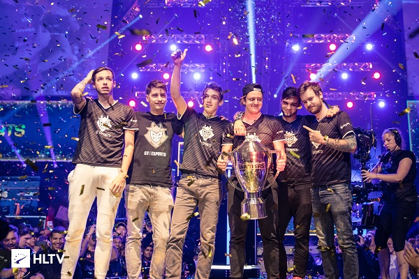 场上展现山 场上展现山