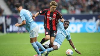 场上依旧保 场上依旧保