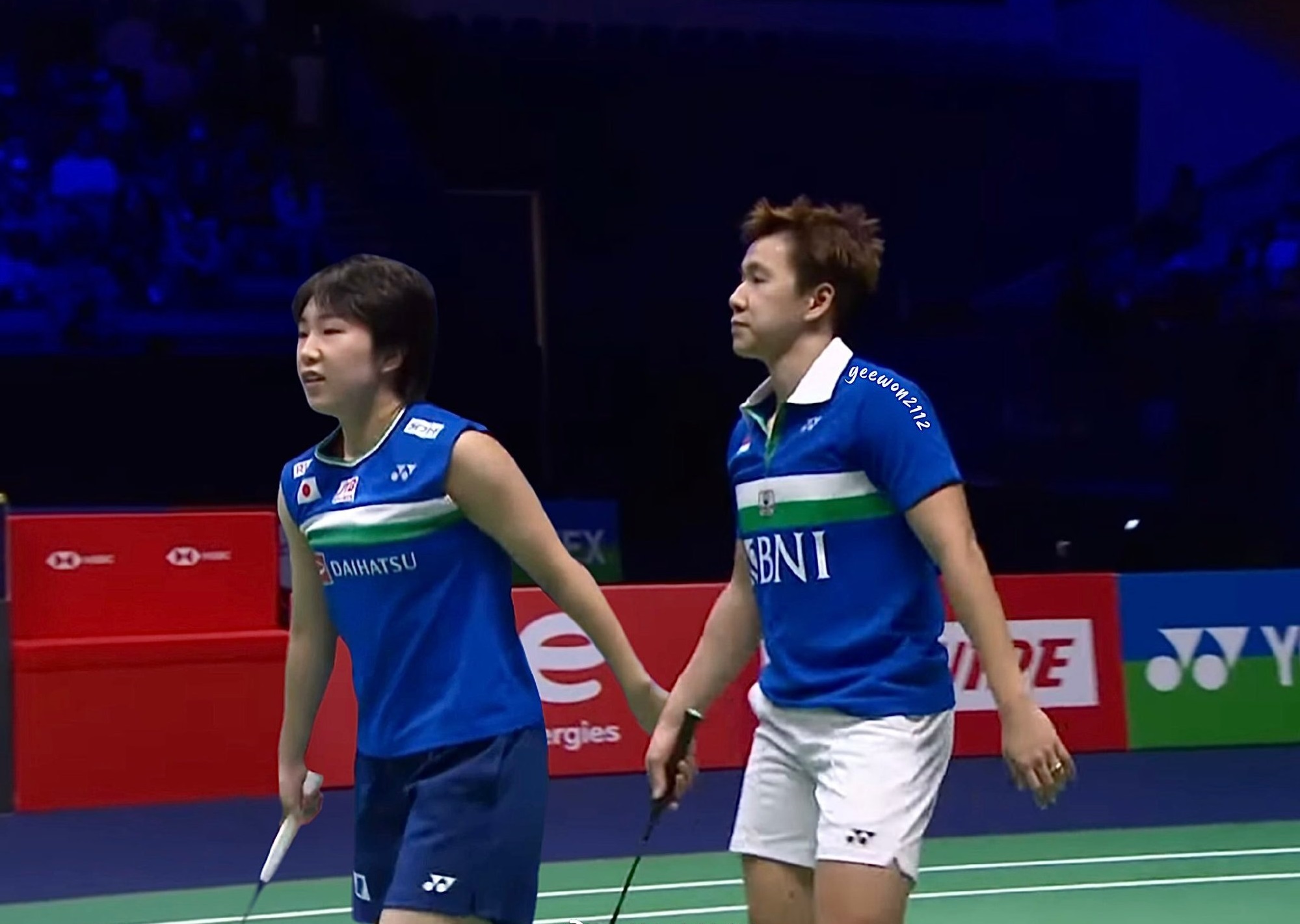 包括引入更 包括引入更