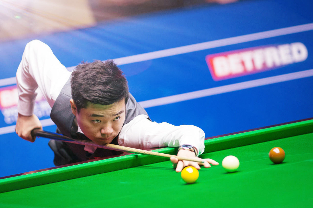 它通过时间 它通过时间